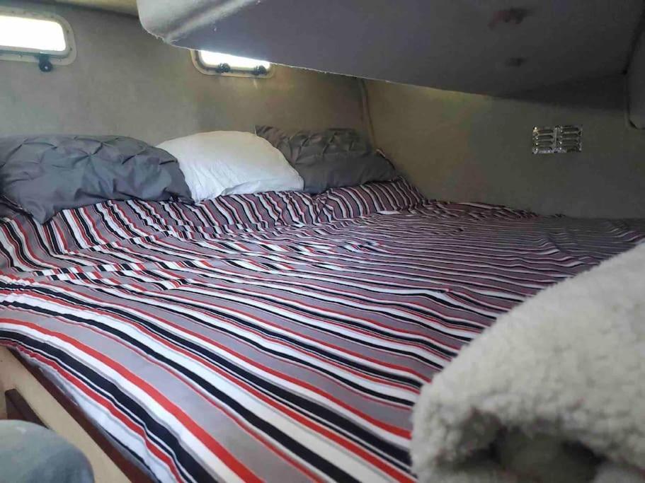Hotel Waterfront 32' Bayliner Yacht Providence Exterior foto
