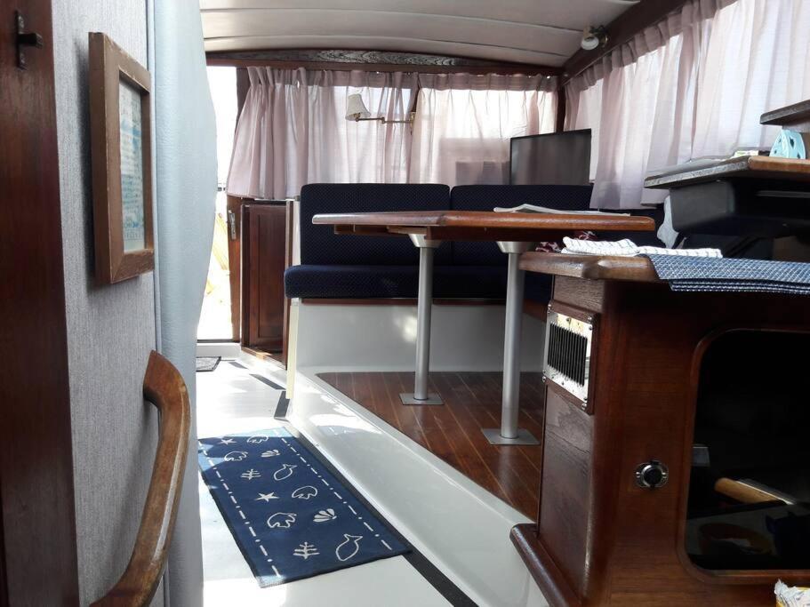 Hotel Waterfront 32' Bayliner Yacht Providence Exterior foto